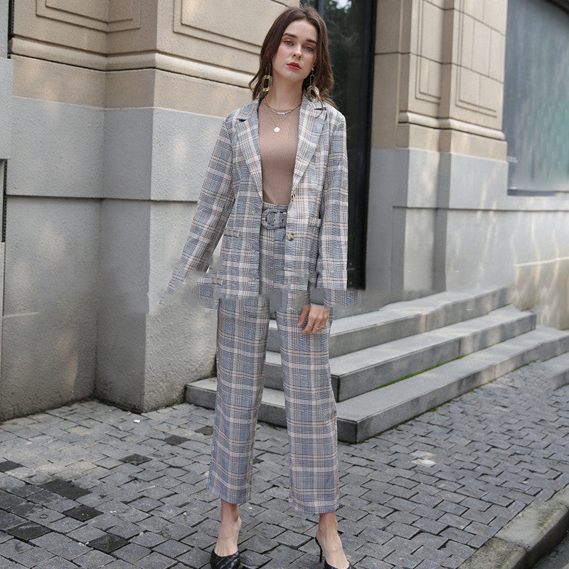 Plaid blazer with lace-up trousers